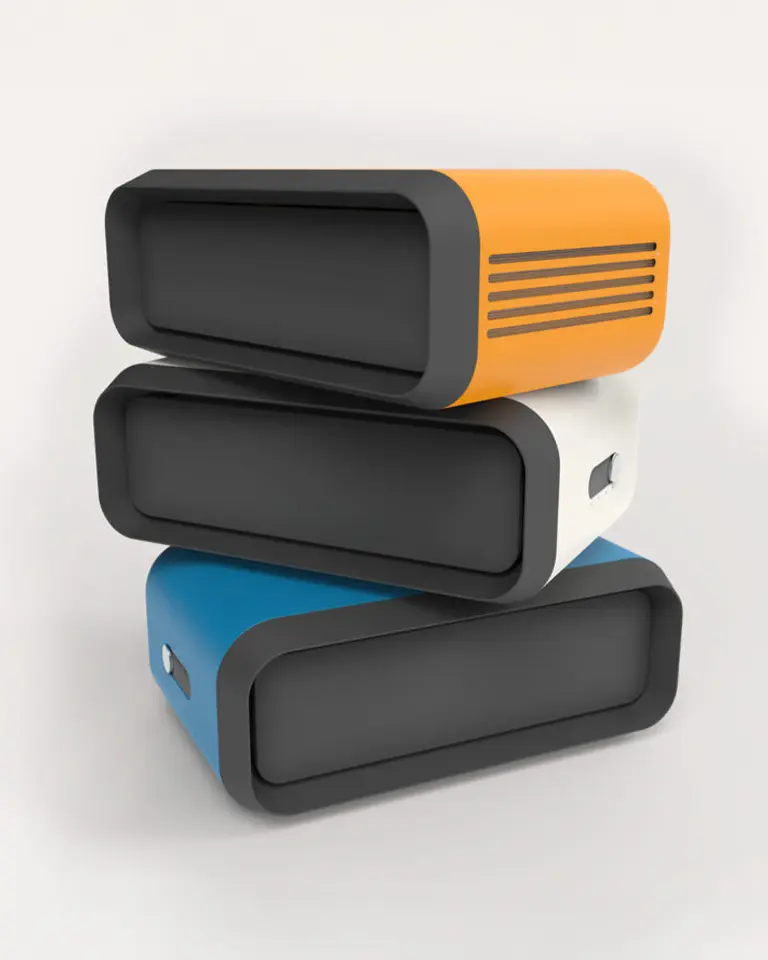 Product Design Rendering: Drei Varianten des Braun HLD 4 Redesigns in gestapelter Anordnung – Platt & Form