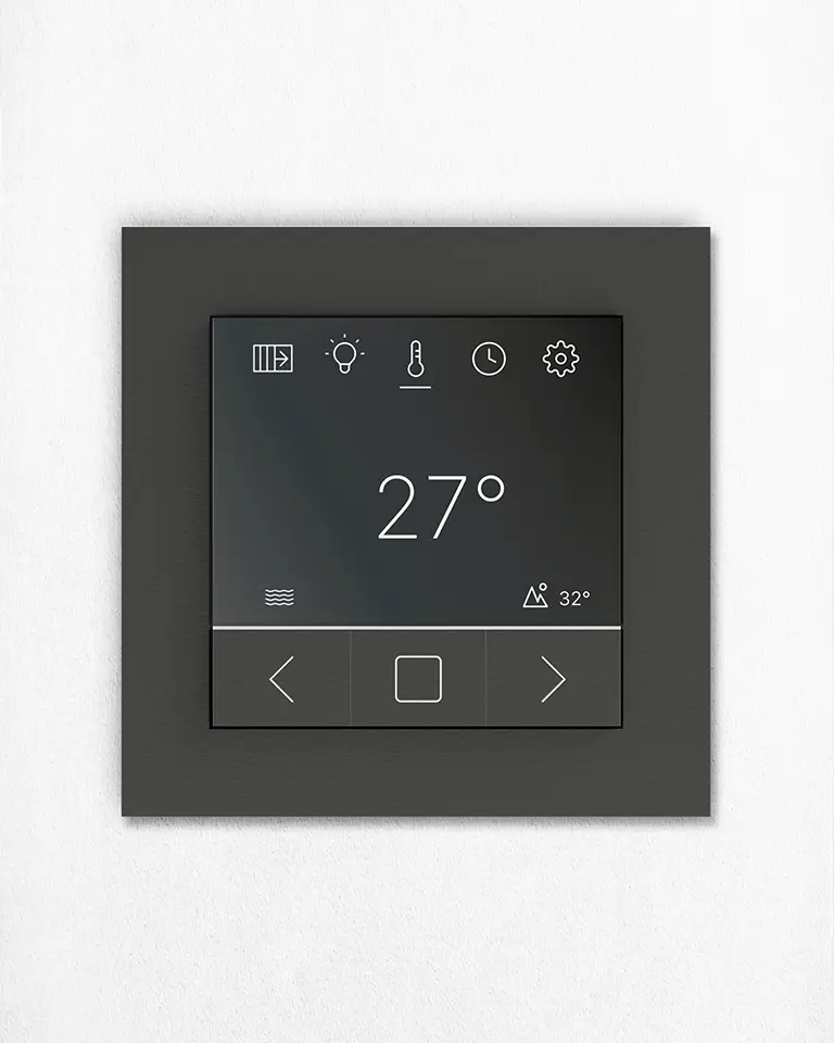 I Design für Messdaten: Interface einer Poolsteuerung mit präziser Temperaturanzeige – Platt & Form