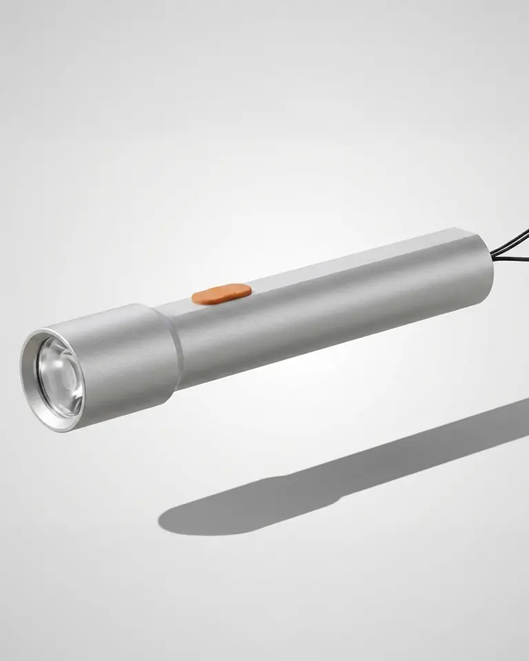 High-End-Produktrendering der Taschenlampe als Teil der lückenlosen Designdokumentation für die nachfolgende Detailkonstruktion.
